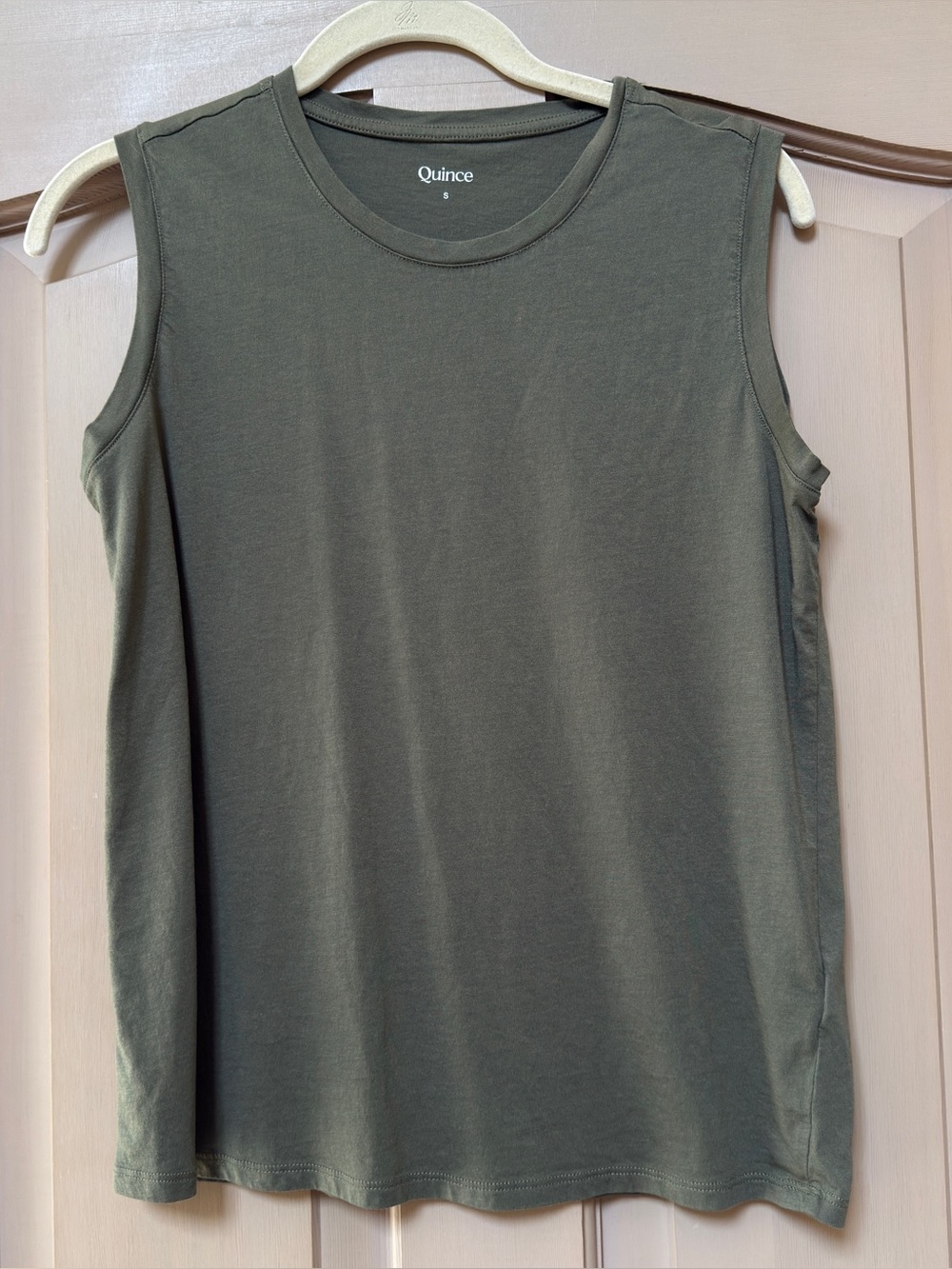 NWOT Quince Olive Green Sleeveless Crewneck Tank Size Small